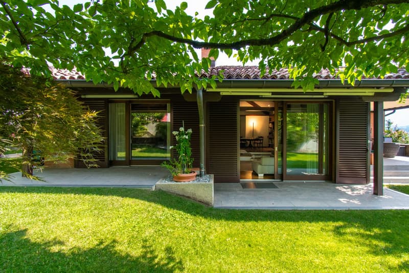 Villa with sought-after volumes and carefully manicured garden (13)