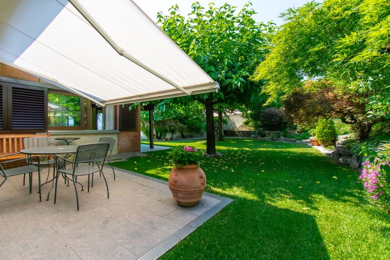 Villa with sought-after volumes and carefully manicured garden (12)