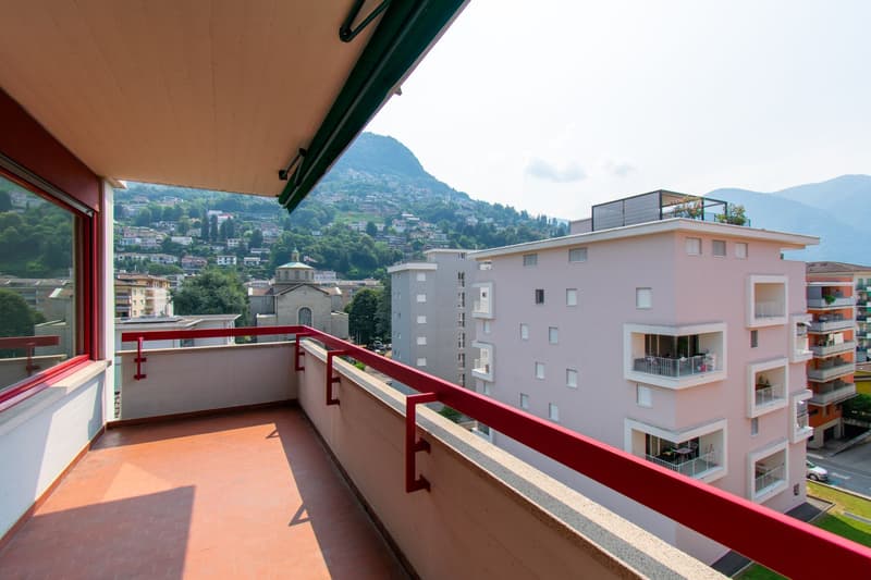 GROßES 5.5-ZIMMER-WOHNUNG IN EINER SEHR GUTERSERVICIERTEN GEGENDE (1)