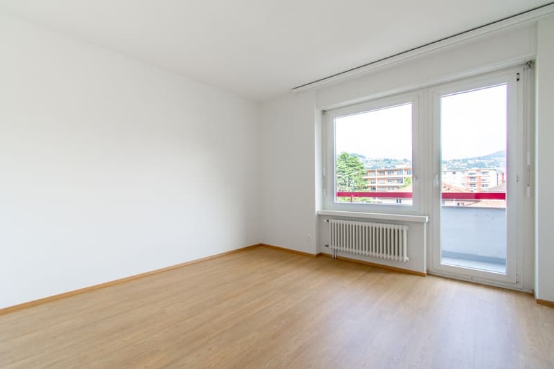 GROßES 5.5-ZIMMER-WOHNUNG IN EINER SEHR GUTERSERVICIERTEN GEGENDE (8)