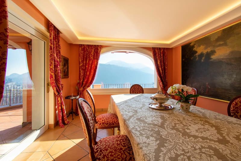 LUSSUOSA VILLA CON PISCINA E STUPENDA VISTA LAGO (2)