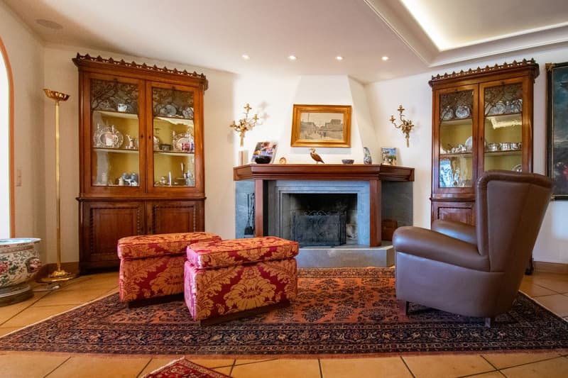 LUSSUOSA VILLA CON PISCINA E STUPENDA VISTA LAGO (4)