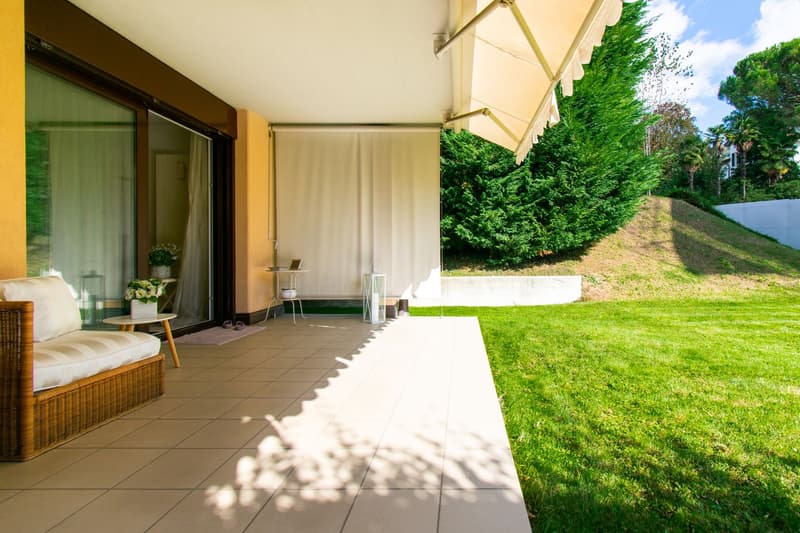 GRANDE APPARTAMENTO 3.5 LOCALI CON GIARDINO (15)