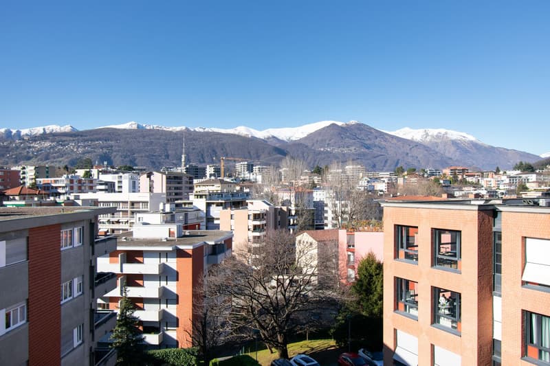 LUMINOSO E AMPIO ATTICO CON VISTA PANORAMICA (12)