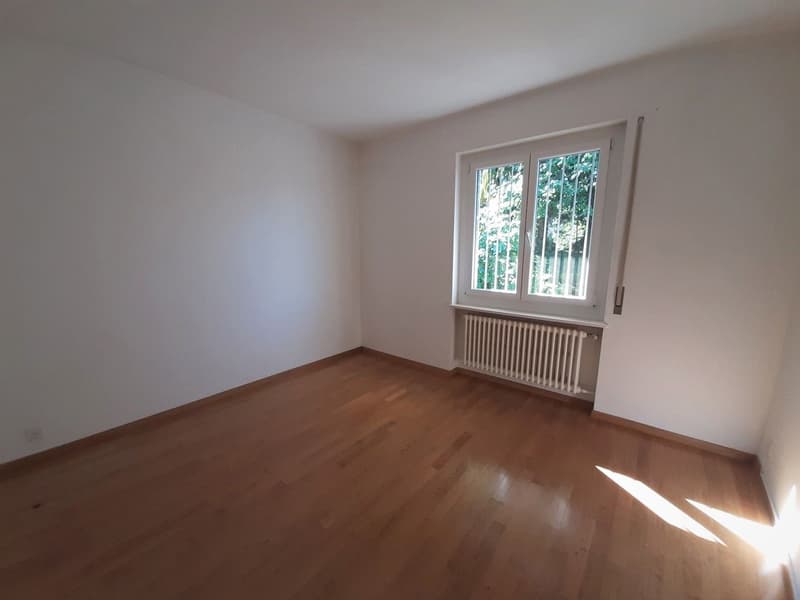 AMPIO APPARTAMENTO IN CASA BIFAMILIARE IMMERSO NEL VERDE (3)