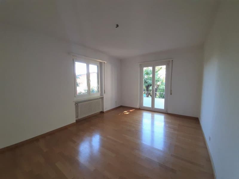 AMPIO APPARTAMENTO IN CASA BIFAMILIARE IMMERSO NEL VERDE (4)