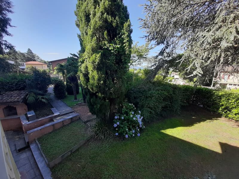 AMPIO APPARTAMENTO IN CASA BIFAMILIARE IMMERSO NEL VERDE (8)