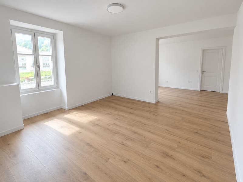 Renovierte 2,5-Zimmer-Wohnung direkt am Bahnhof (1)