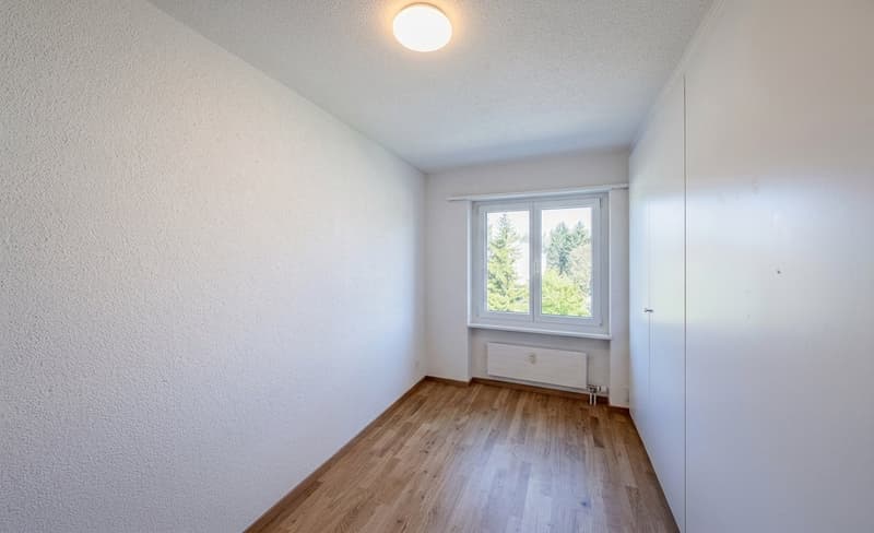 Büro mit Einbauschränken