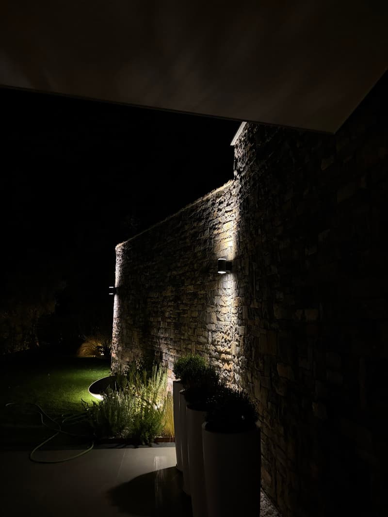 Villa contemporanea con piscina a sfioro e vista mare sulla Riviera ligure (53)