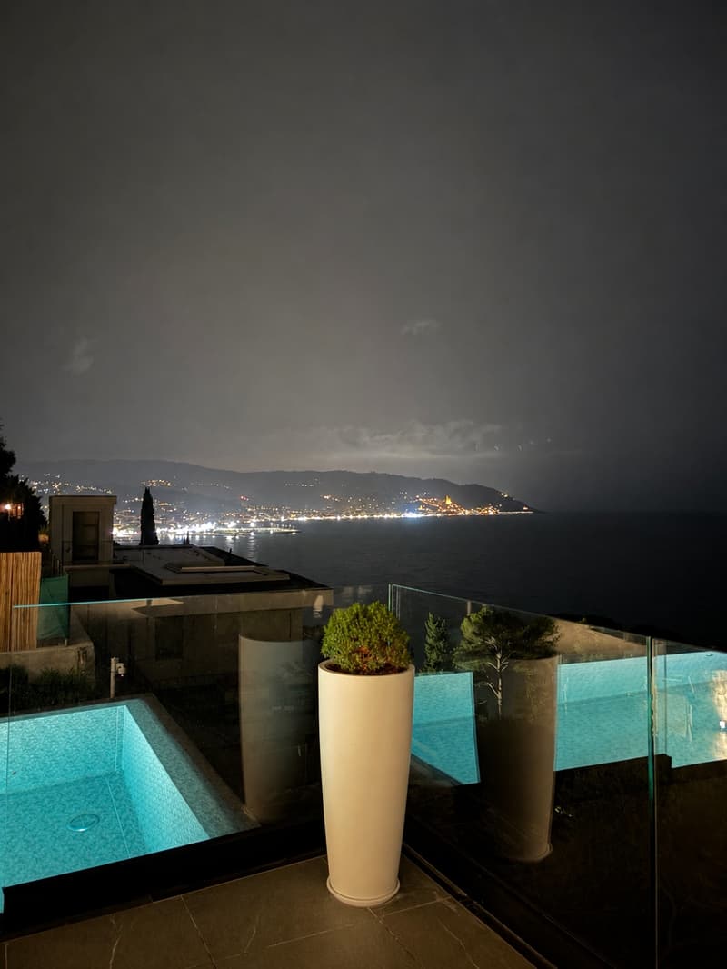 Villa contemporanea con piscina a sfioro e vista mare sulla Riviera ligure (54)