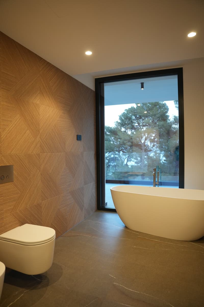 Villa contemporanea con piscina a sfioro e vista mare sulla Riviera ligure (25)