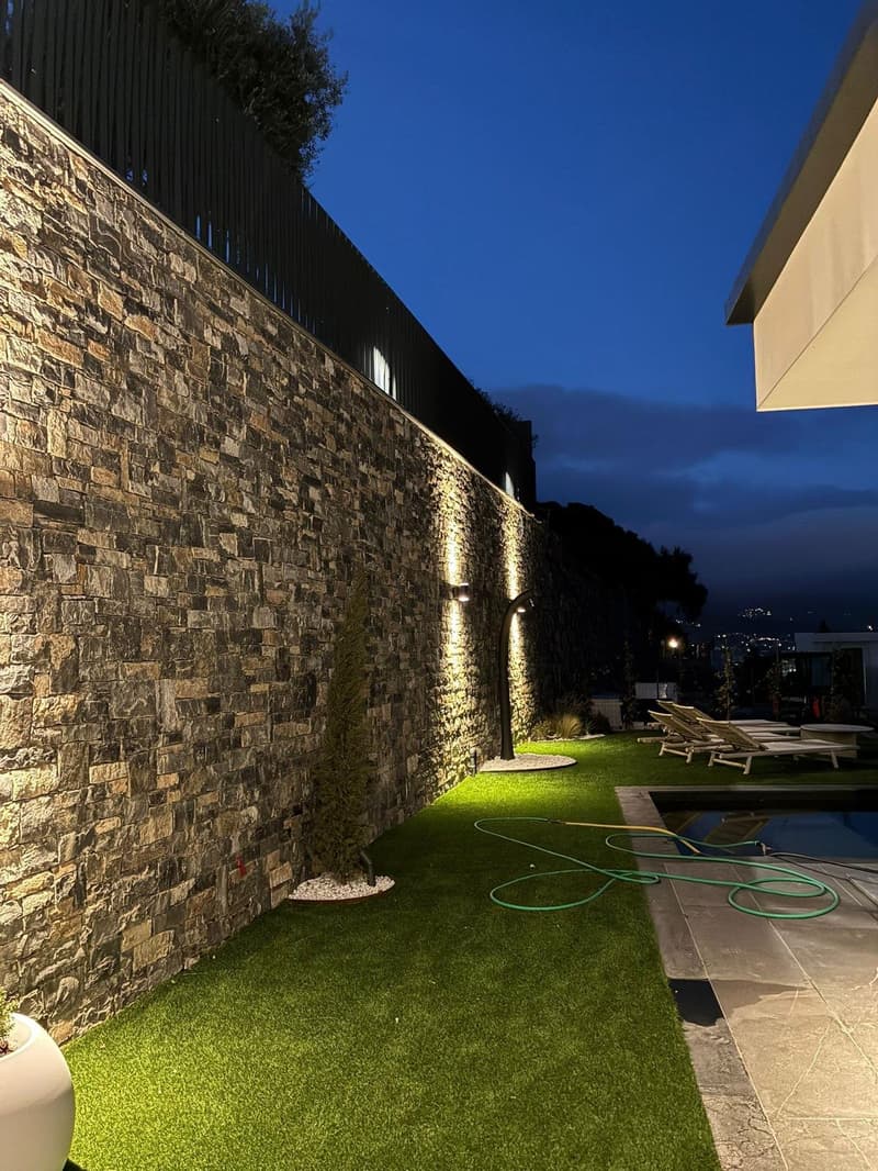 Villa contemporanea con piscina a sfioro e vista mare sulla Riviera ligure (28)