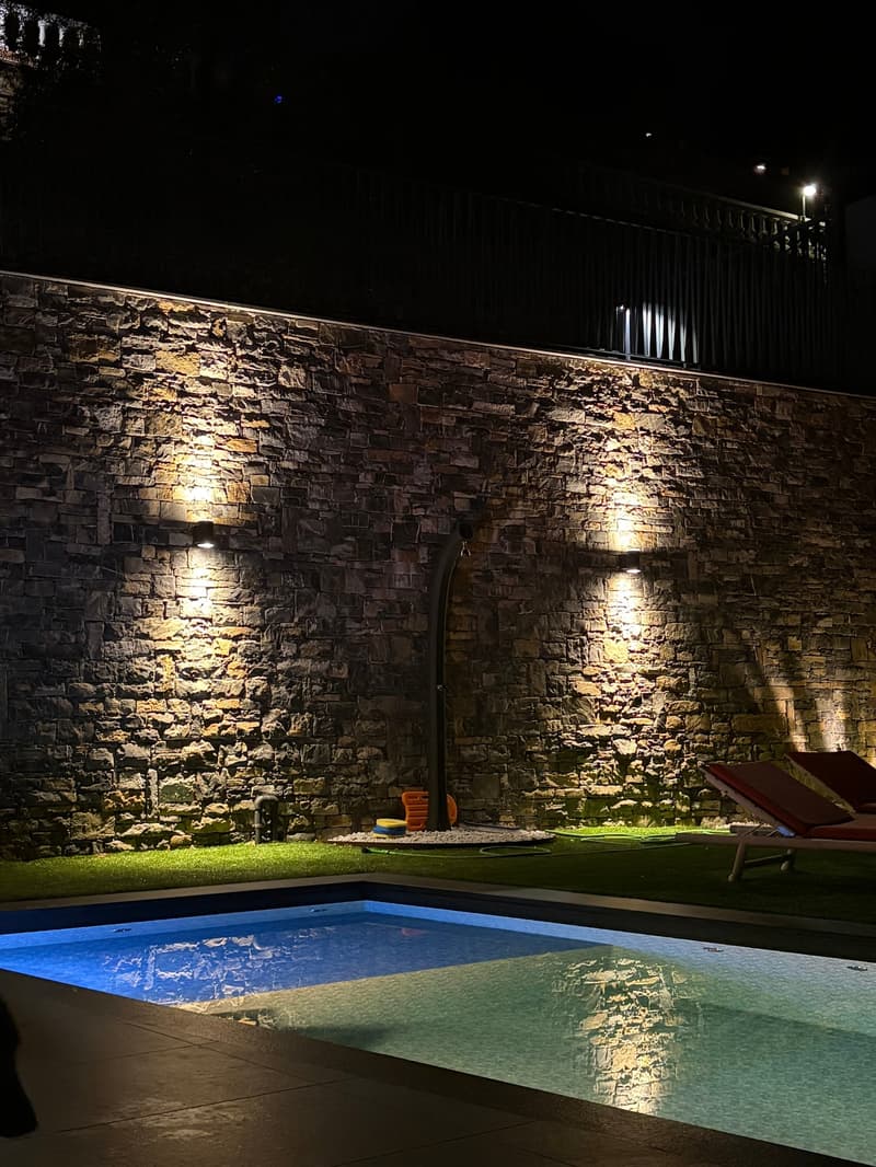 Villa contemporanea con piscina a sfioro e vista mare sulla Riviera ligure (44)