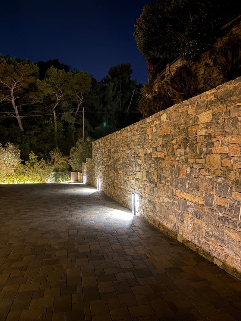 Villa contemporanea con piscina a sfioro e vista mare sulla Riviera ligure (51)