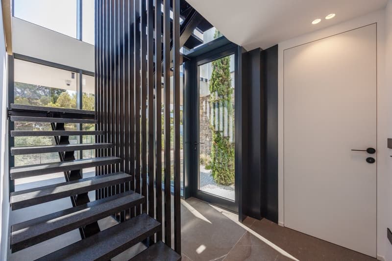 Villa contemporanea con piscina a sfioro e vista mare sulla Riviera ligure (36)