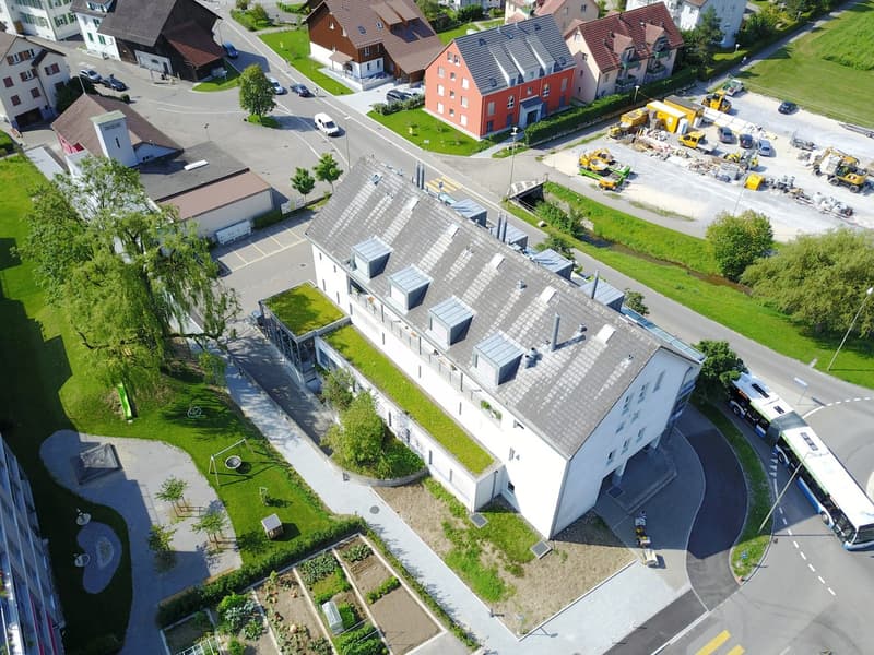 Bright office/commercial space in prime location in Urdorf (12)