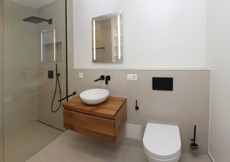 Oberwil Meilleure Situation : Villa Exclusives de 6 Pièces avec Piscine, Jardin & Appartement Indépendant (24)
