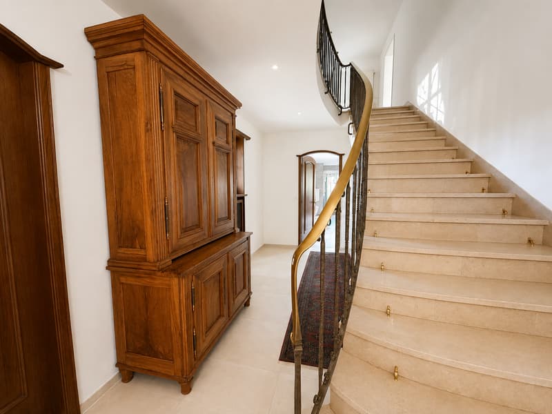 Einzigartige 14-Zimmer-Villa zur möblierten Miete in Metzerlen-Mariastein (25)