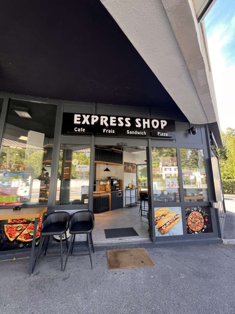 Shop_front_komprimiert