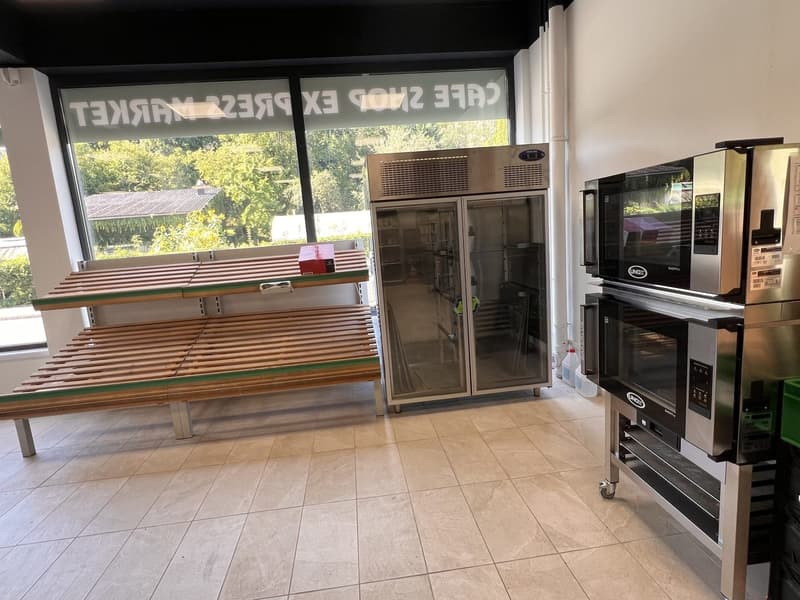 Tankstelle mit modernem Shop & Gastronomiepotenzial in Moutier (10)