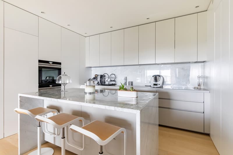 Spacious 5-room apartment with balcony in Genève-Champel (4)