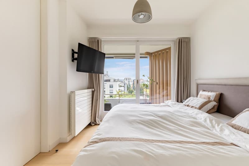 Spacious 5-room apartment with balcony in Genève-Champel (5)