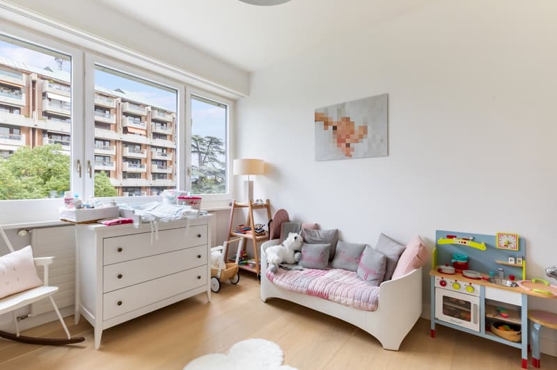 Spacious 5-room apartment with balcony in Genève-Champel (7)