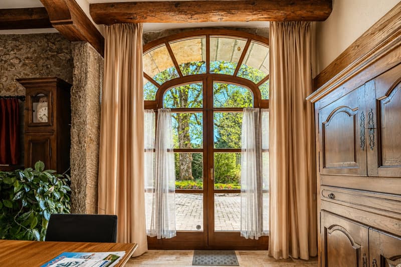 Ancienne ferme vaudoise de caractère - deux logements distincts (3)
