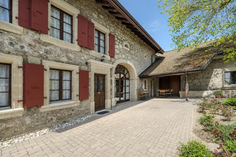 Ancienne ferme vaudoise superbement rénovée avec potentiel (16)