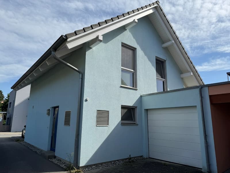 Einzelhaus mit viel Licht und Ruhe in Cudrefin – nur wenige Schritte vom Neuenburgersee entfernt. (2)