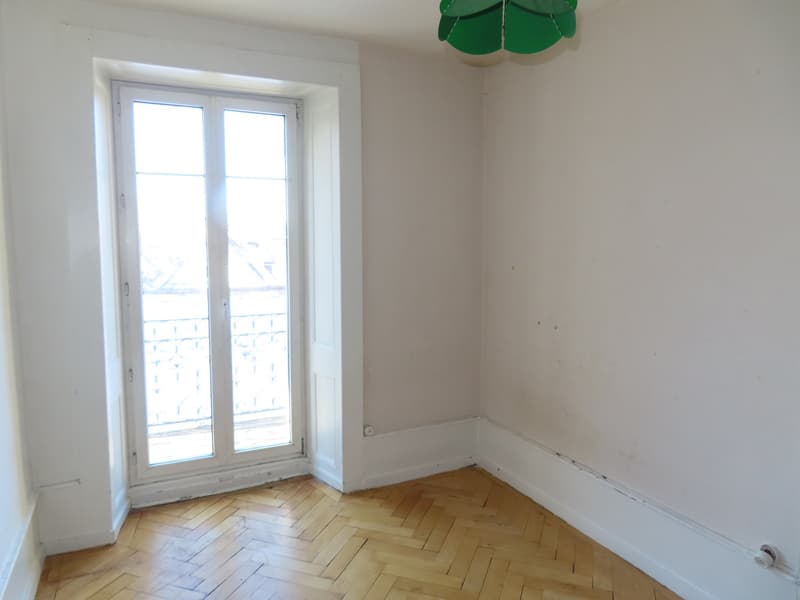 🛠️ GRAND APPARTEMENT 7 PIÈCES – AVIS AUX BONS BRICOLEURS ! (15)