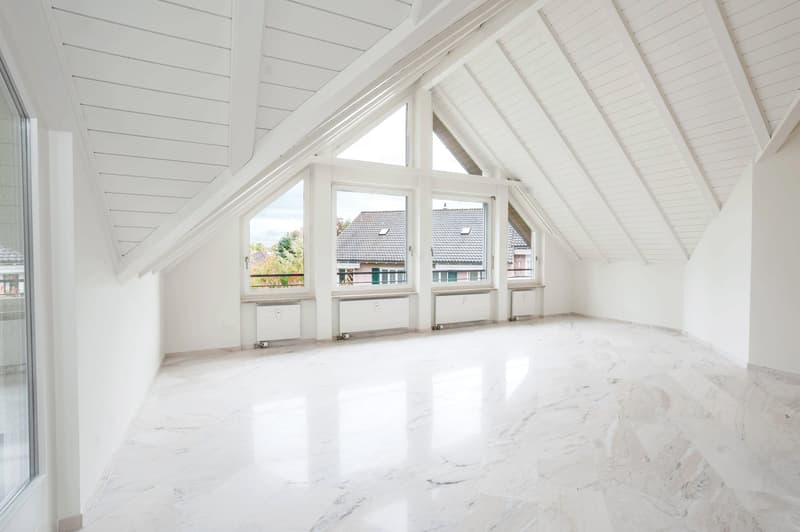 empty room, white walls, white floor, large windows, balcony outside, radiators