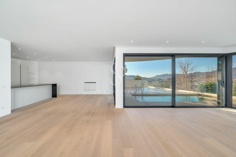 Moderna Villa con piscina (4)