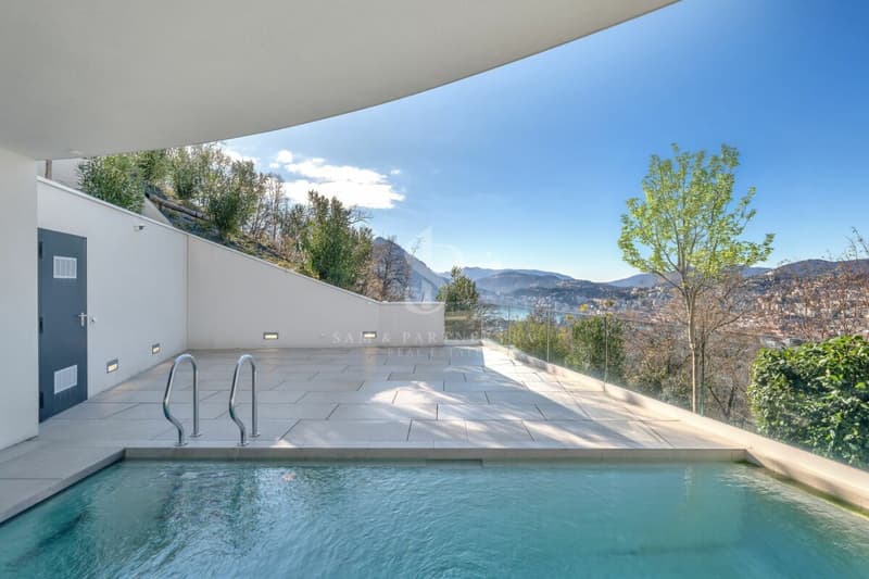 Moderna Villa con piscina (2)