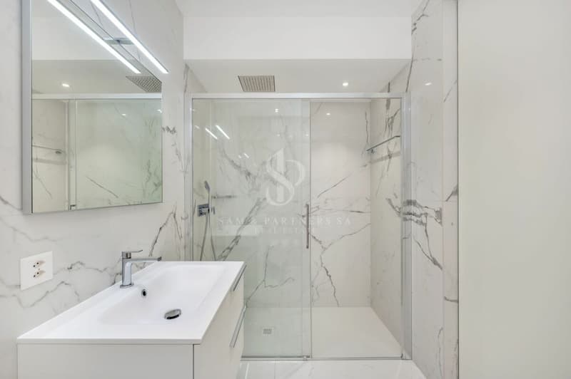 Moderna Villa con piscina (15)