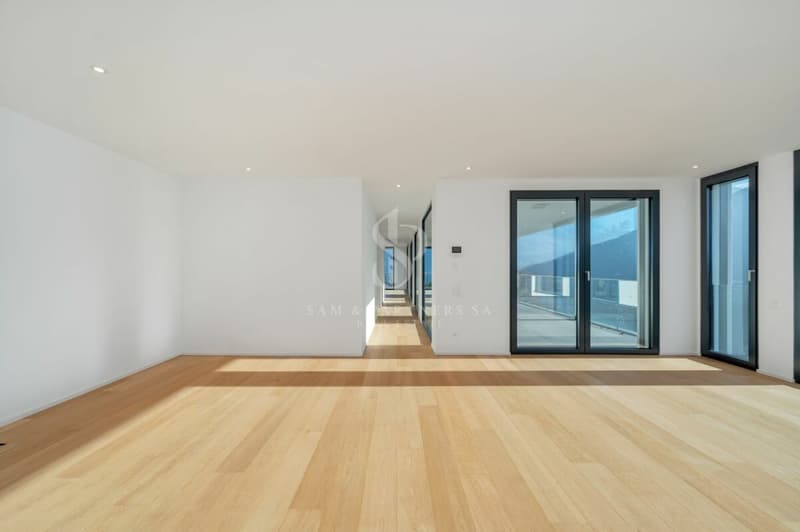 New Villa with Lake View (3)