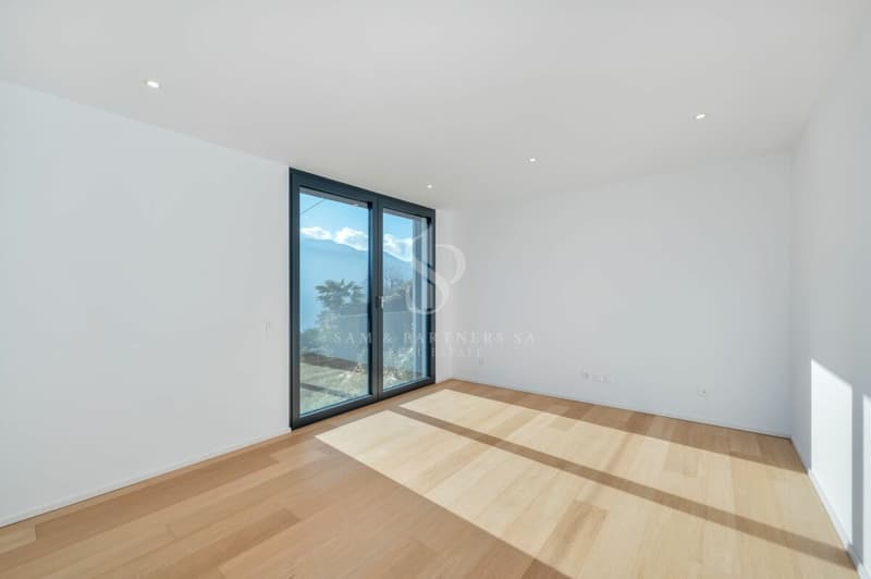New Villa with Lake View (13)