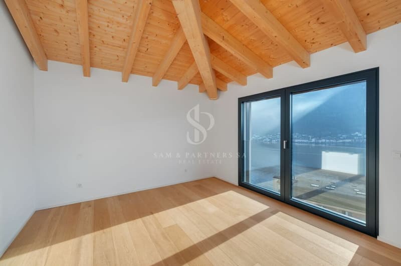 New Villa with Lake View (16)