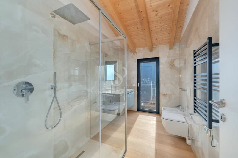 New Villa with Lake View (15)