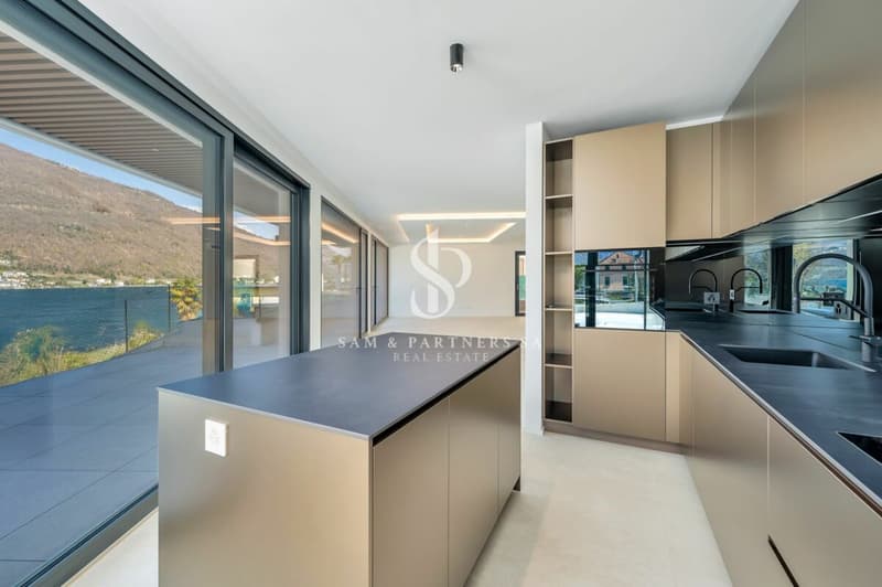 Nouvelle villa avec vue sur le lac (11)