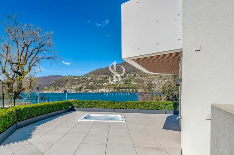 Nouvelle villa avec vue sur le lac (2)