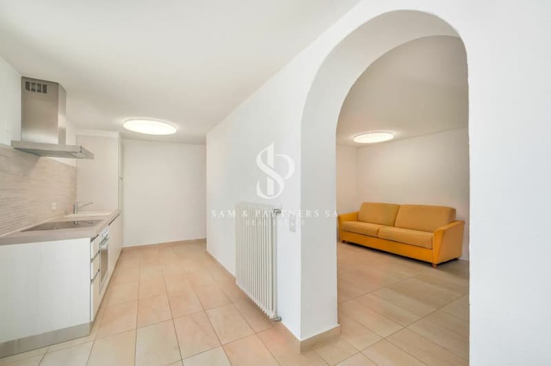 Moderna casa con piscina (18)