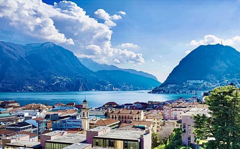Central with lake view (1)