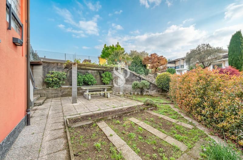 Casa con giardino (10)
