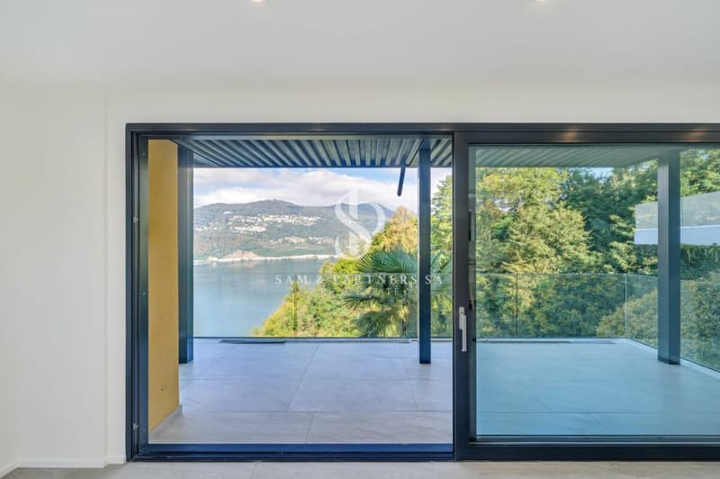 Appartamento con vista lago (2)