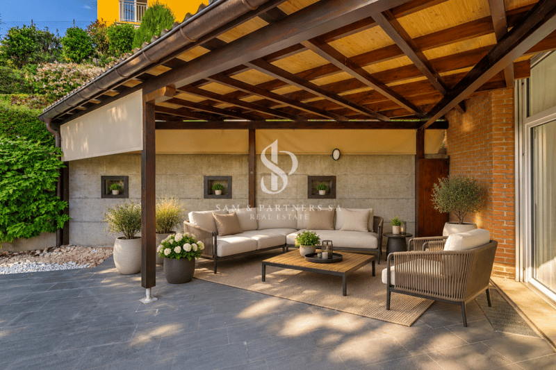 Villa contemporanea con giardino e potenziale di sviluppo copia (2)