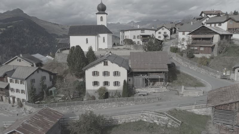 Bewilligter Zweitwohnsitz mit unverbaubarer Aussicht (2)