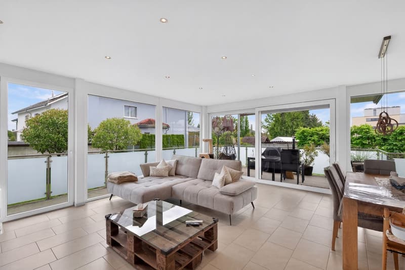 Newly valued apartment with open living concept, sunny terrace and direct garden access in a quiet location (2)