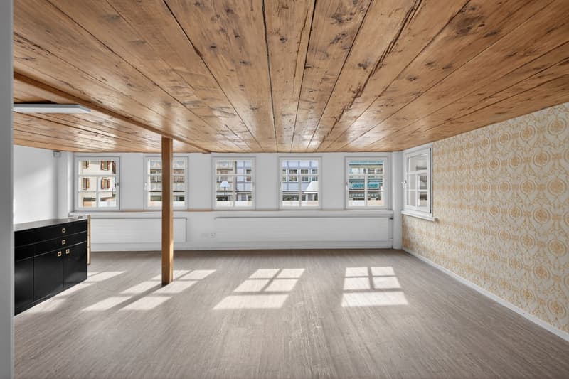 Attractive residential and commercial building in prime location (4)